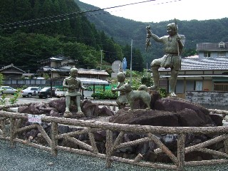 縄文家族の像