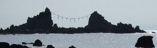 真鶴岬の三ツ石