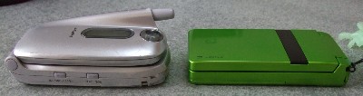 J-N05(NEC J-Phone)と821SC(サムスン Softbank mobile)