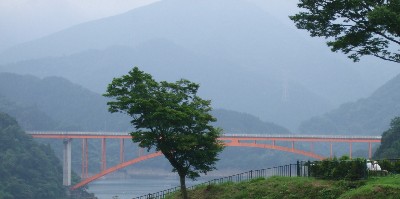 虹の大橋(鳥居原地区から撮影)