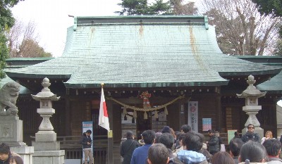 結構混んでた厚木神社 2011年1月1日