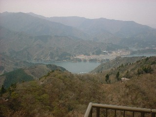 仏果山展望台から見る宮が瀬ダム湖